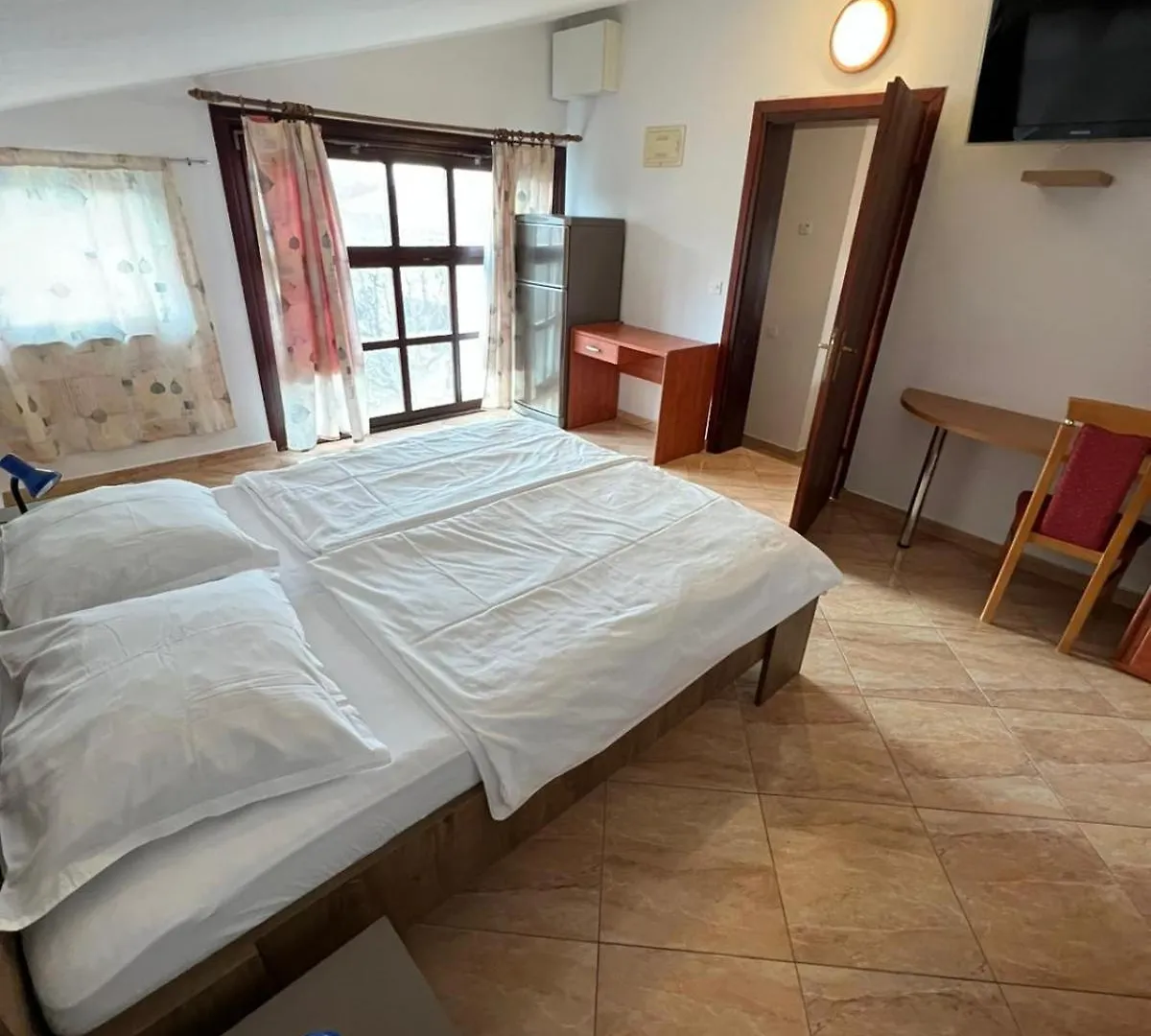 Bellevue Rooms Stara Baska 4*,
