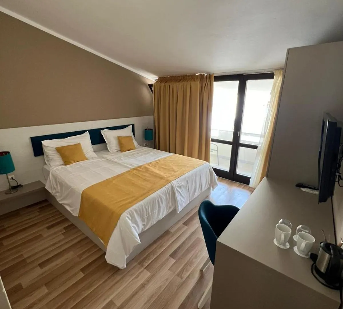 Bellevue Rooms Stara Baska 4*,