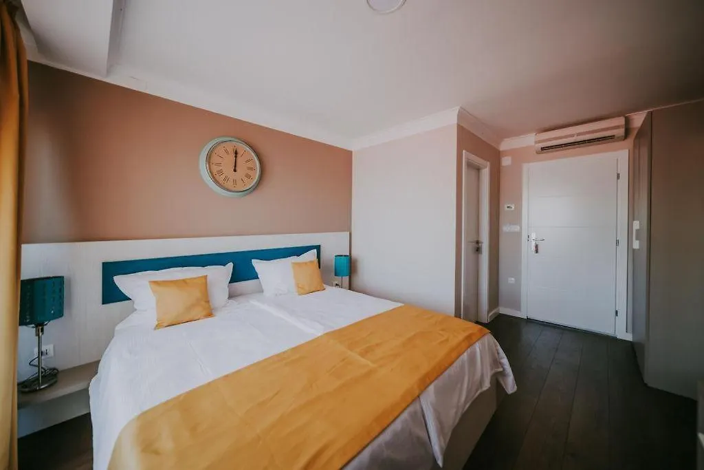 Bellevue Rooms Stara Baska 4*,